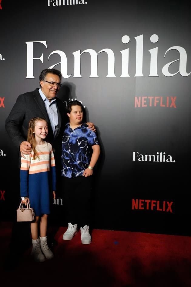 Alfombra roja de la película, 'Familia' de Rodrigo García en la Cineteca Nacional.