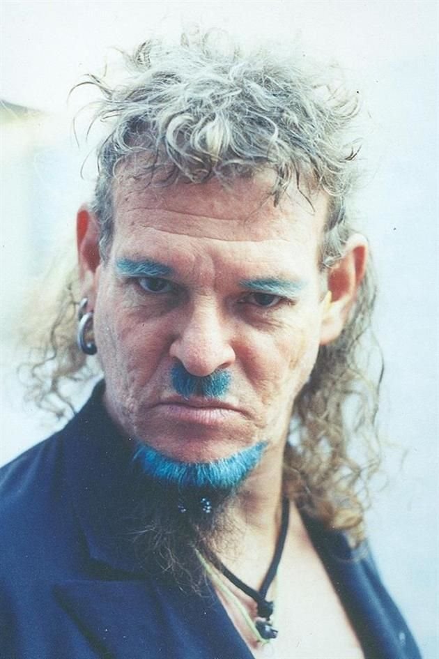 El artista Juan Kraeppellin, cuyo nombre real era José Ávila Aceves,  fue un disidente sexual que tejió un mito alrededor de su obra.
