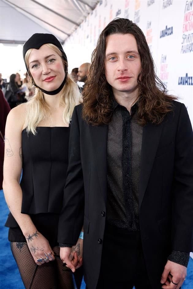 Katelin Arizmendi y Rory Culkin llegaron muy acaramelados.