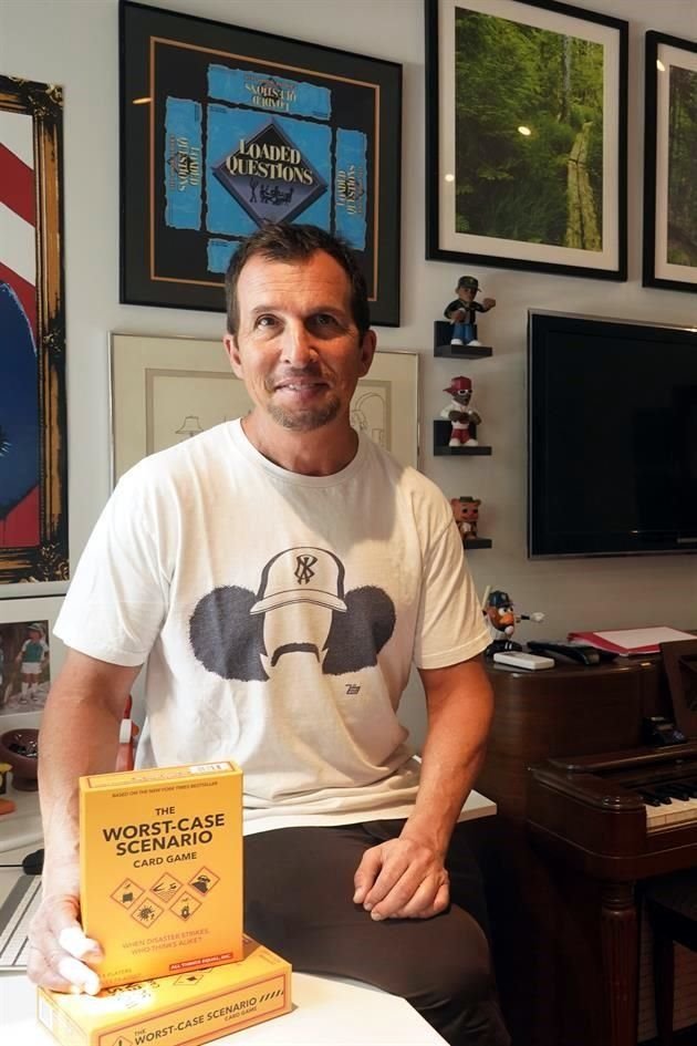 Eric Poses creador del juego de cartas 'The Worst-Case Scenario'.