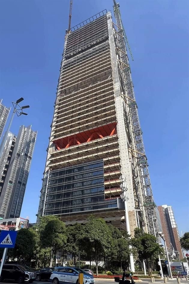 El edificio tiene un diseño lineal y está a punto de culminarse.