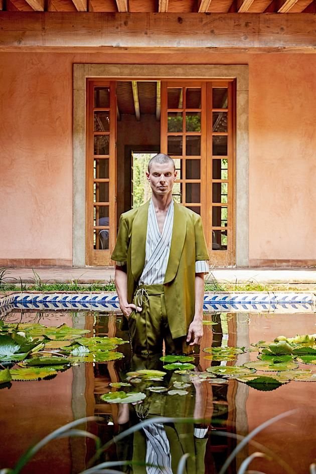Caballería presenta 'Renacer', su nueva colección para hombre: siluetas frescas, colores frutales y moda sustentable con toque libre.