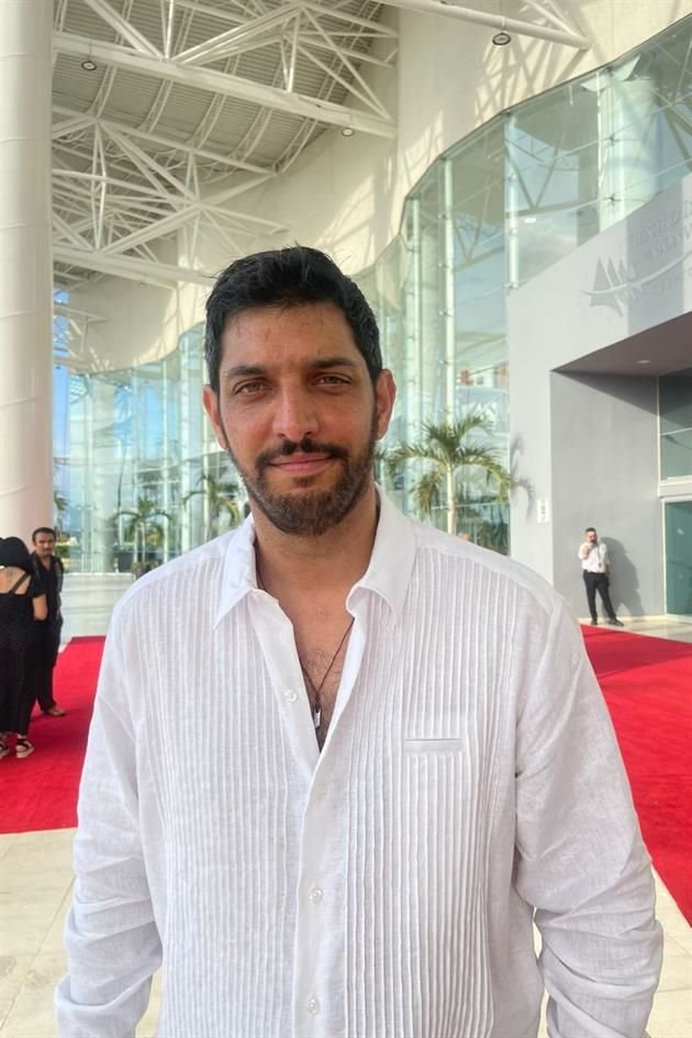 El actor Emiliano Ruprah es uno de los nominados por su trabajo en El guardián de las monarcas, por Mejor Largometraje Documental.