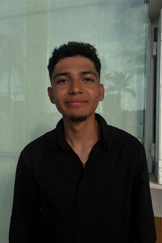 El joven actor, Alexis Varela compite por el premio a Mejor Coactuación Masculina por su trabajo en Sujo.