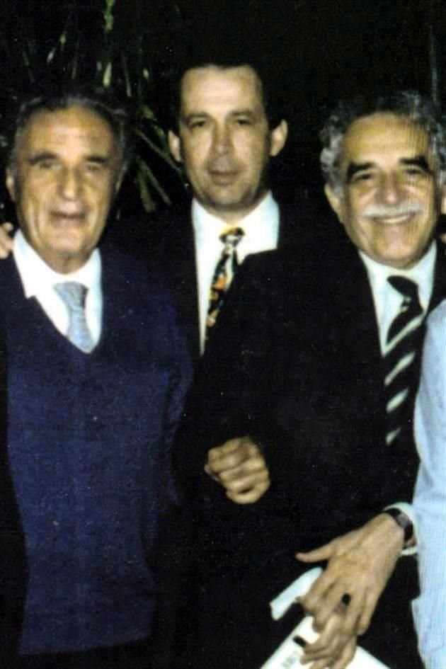 Junto al periodista Julio Scherer y el Nobel Gabriel García Márquez.