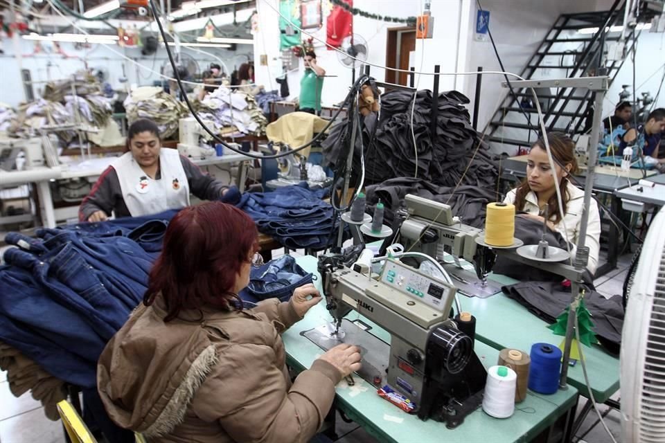 La fabricación de productos textiles, excepto prendas de vestir, se hundió 11.34 por ciento en octubre.