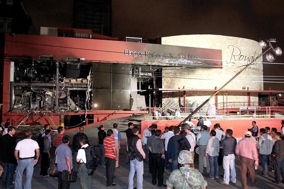 Calderón declaró luto nacional de 3 días en memoria de las personas asesinadas en el establecimiento.