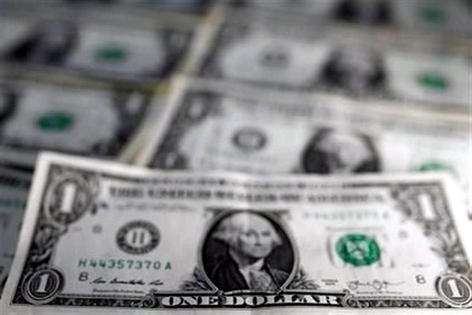 El dólar se cotiza en 19.07 pesos por dólar para la compra.