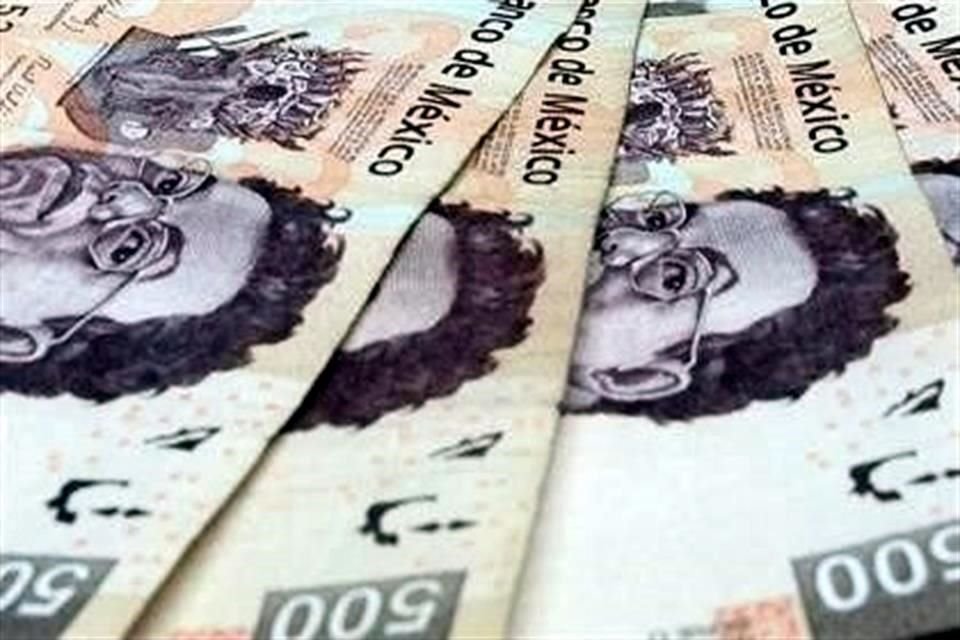 La propuesta gubernamental es pasar la tasa de retención de ISR de 1.04 a 1.45% sobre el capital invertido generador de los intereses a gravar.