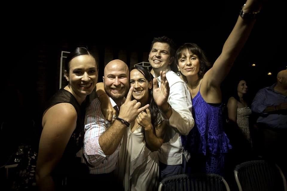 Elizabeth Sierra, Juan Pablo Godínez, Frida, David Garza y Claudia Estrada