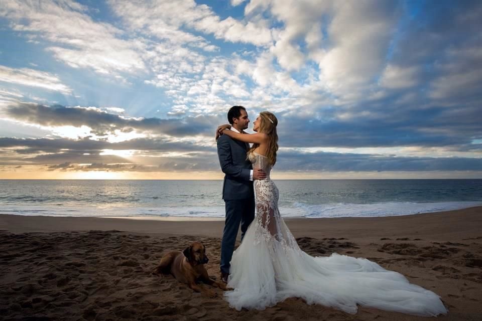 Bibiana Huber y Jack Levy eligieron Costa Careyes como escenario para unir sus vidas en una ceremonia celebrada durante un inolvidable fin de semana.