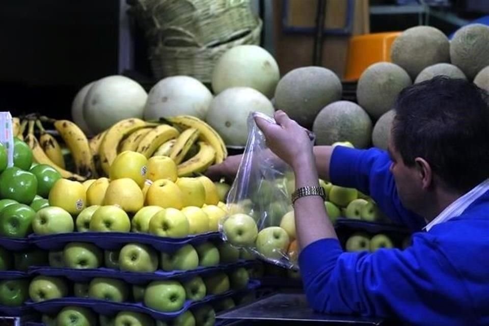 Las mercancías alimentos, bebidas y tabaco subieron 0.23 por ciento en su precio durante en la primera quincena de marzo.