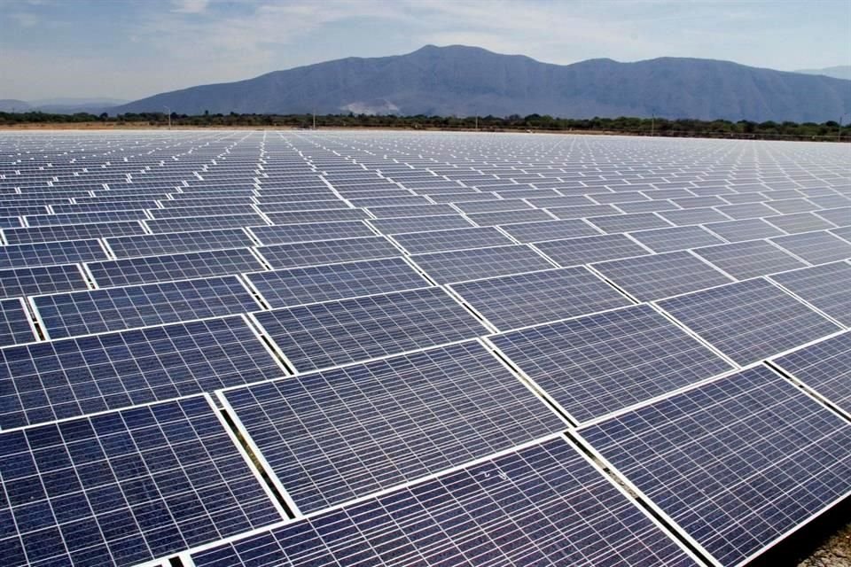 Instaladores de paneles solares en Jalisco son secuestrados y extorsionados por el crimen organizado, cuando acuden a comunidades remotas.