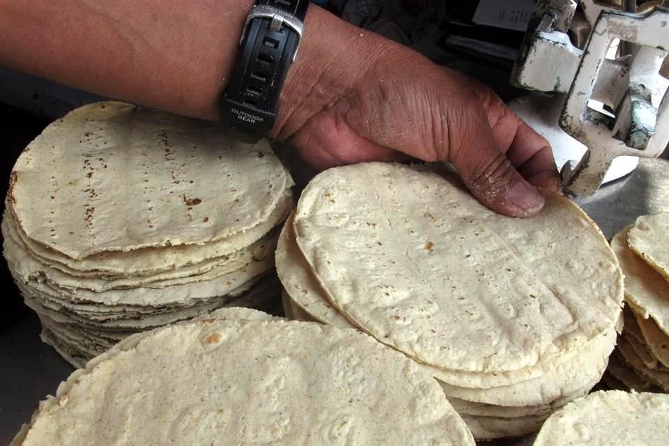 Cofece dictaminó la posible existencia de un acuerdo para manipular los precios y la oferta de tortilla de maíz.