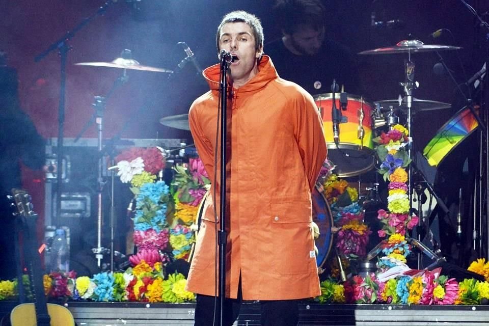 La sorpresa de la noche fue Liam Gallagher, ex vocalista de Oasis.