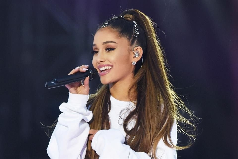 Ariana Grande organizó el concierto.