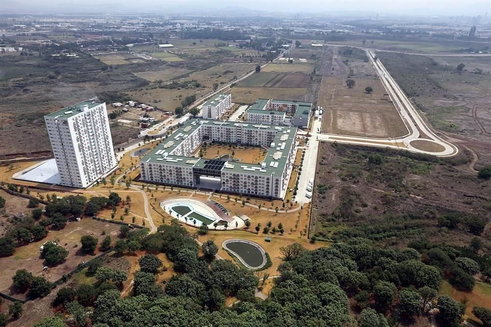 Lemus reitera que los permisos que se dieron para la Villa Panamericana fueron sólo de construcción.