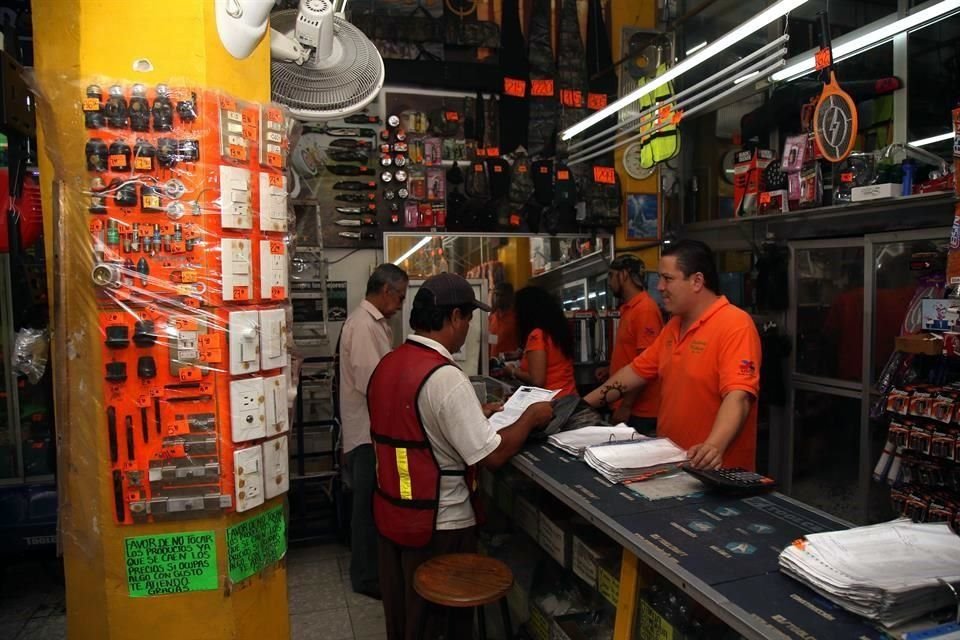Artículos de papelería, para el esparcimiento y otros artículos de uso personal fueron el rubro de mejor resultado en octubre, que conjuntamente se expandió 2.56 por ciento mensual.