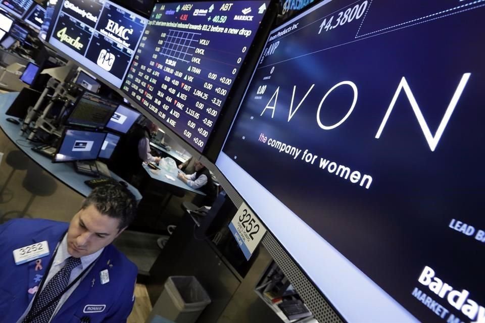 Los bancos no han hecho compromisos financieros definitivos ya que Natura no ha finalizado su plan de adquisición de Avon. 