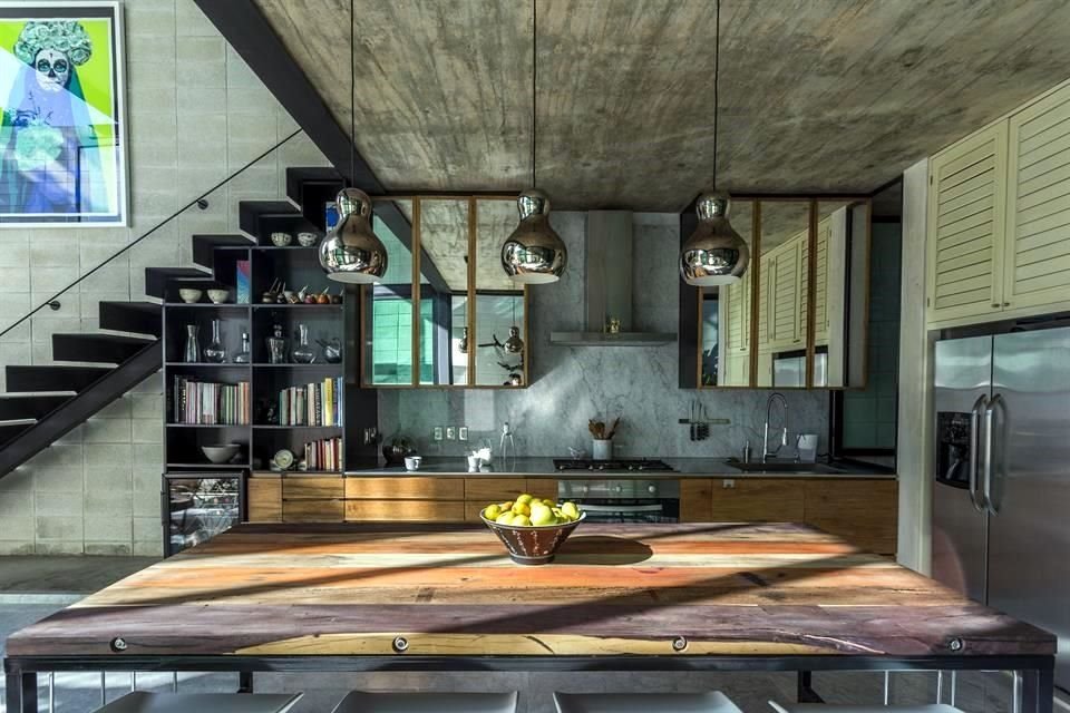 El concreto expuesto es un material que se puede utilizar en diferentes estilos de interiores.