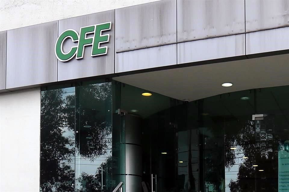 Resiente CFE el cierre de empresas en abril y mayo por pandemia.