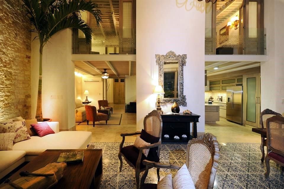 Además, su uso es muy variable. Se pueden utilizar en pisos, muros, escaleras e incluso en objetos decorativos.
