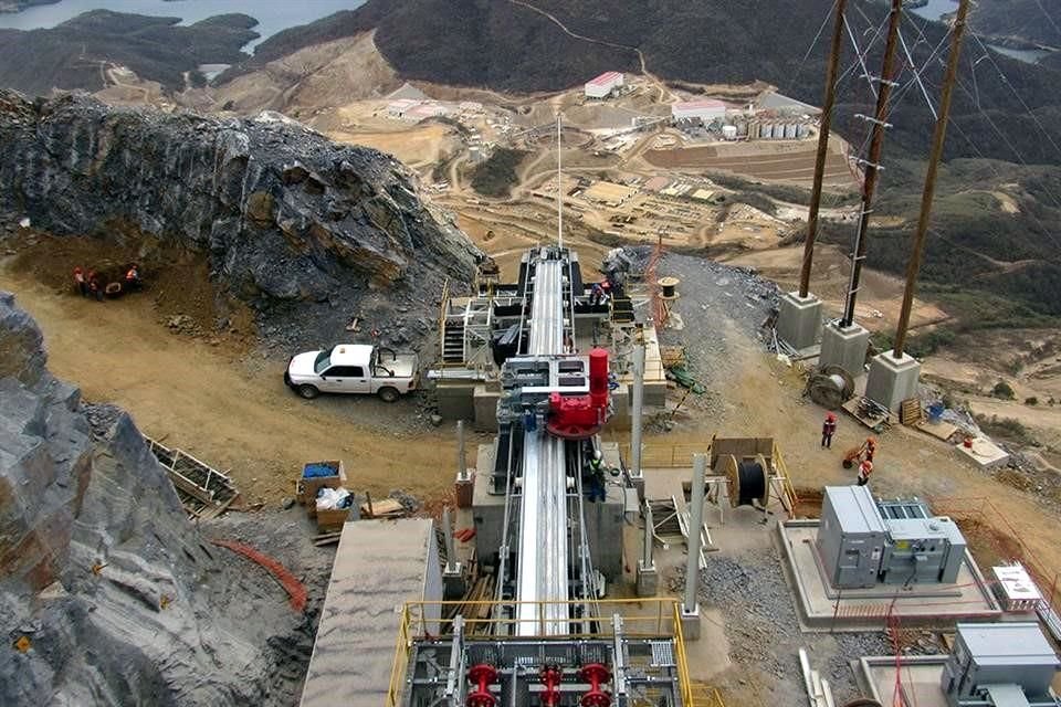 CSP dijo que en reunión con funcionarios de Canadá expresó la necesidad de que mineras de ese país en México cumplan normas ambientales.