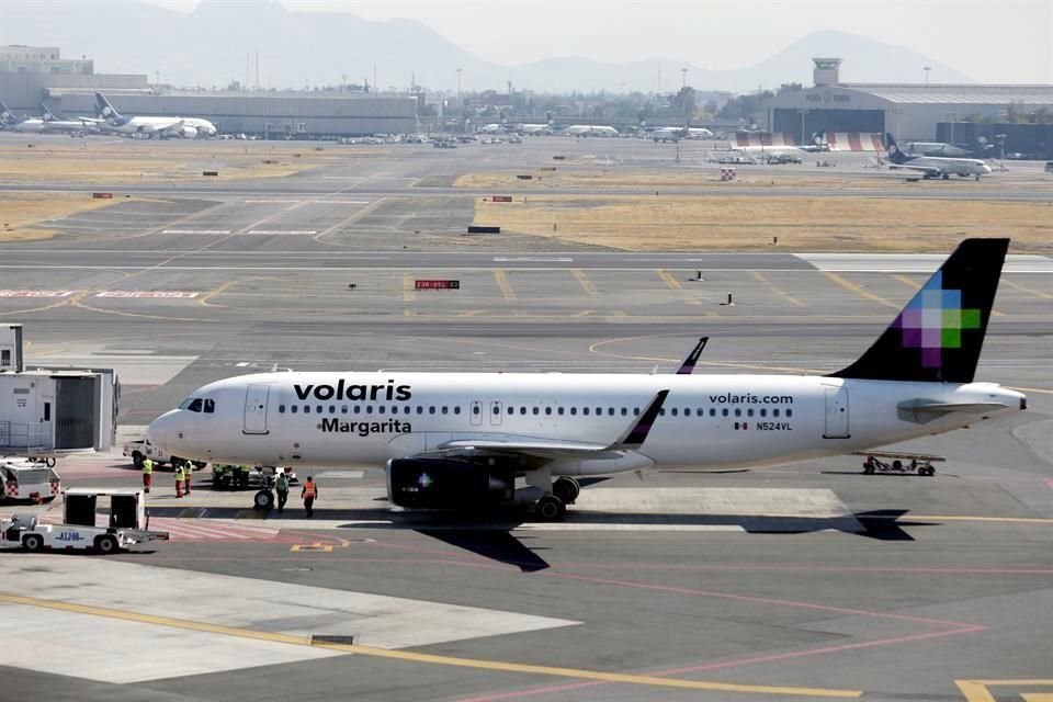 Volaris dijo que si las tarifas no se reducen enel aeropuerto de Querétaro podría cancelar las rutas que ya opera ahí.