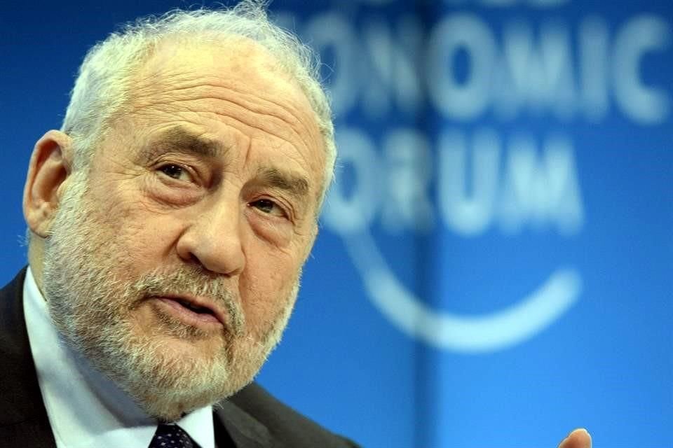 El Premio Nobel de Economía 2001, Joseph Stiglitz.