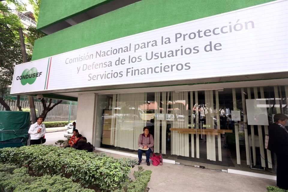 'Si antes no verificas puedes perder tu dinero y quedarte sin el crédito solicitado', advierte la Condusef. 