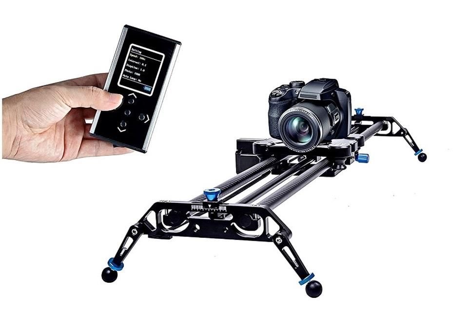 Motorized Camera Slider de A&J traslada la réflex casi 120 centímetros para captar el objetivo de manera programada.