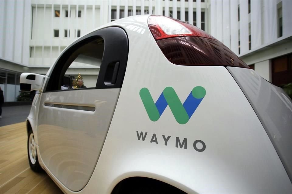 Waymo y FCA llevan varios años colaborando en el desarrollo de vehículos autónomos.