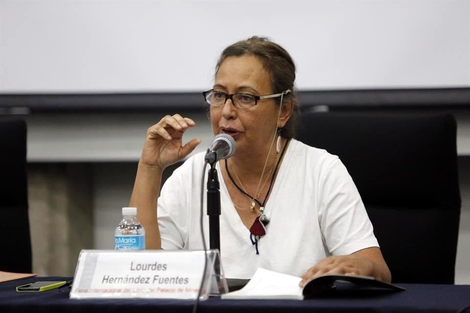 La viuda del artista, Lourdes Hernández Fuentes, partició en la presentación del título.