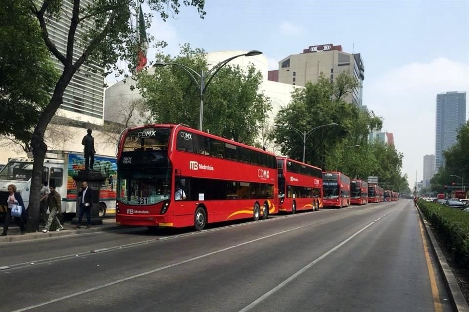 El riesgo de contagio de Covid-19 incrementa en las unidades de la Línea 7 del Metrobús, las cuales no tienen ventanas