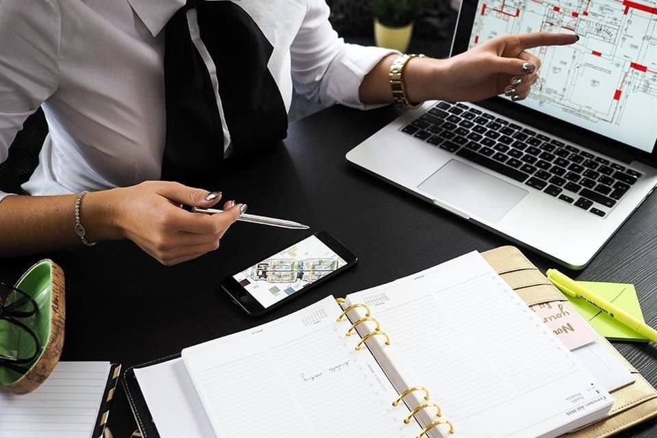 El salario base de cotización promedio de los hombres fue de 566.6 pesos diarios, en cifras originales nominales, con un crecimiento anual de 5.3 por ciento.