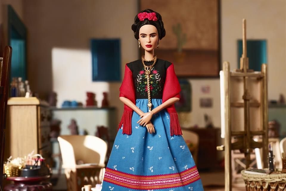Barbie lanzará una pieza homenaje a Frida Kahlo, como parte de los festejos del Día Internacional de la Mujer de este año.