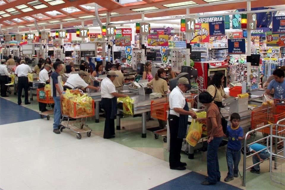 Soriana dijo garantizar el abasto de productos básicos.