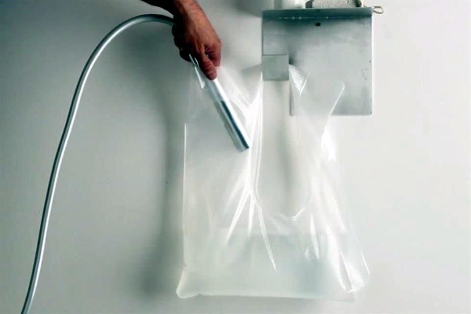 WaterDrop permite almacenar el agua fría que sale al abrir la regadera