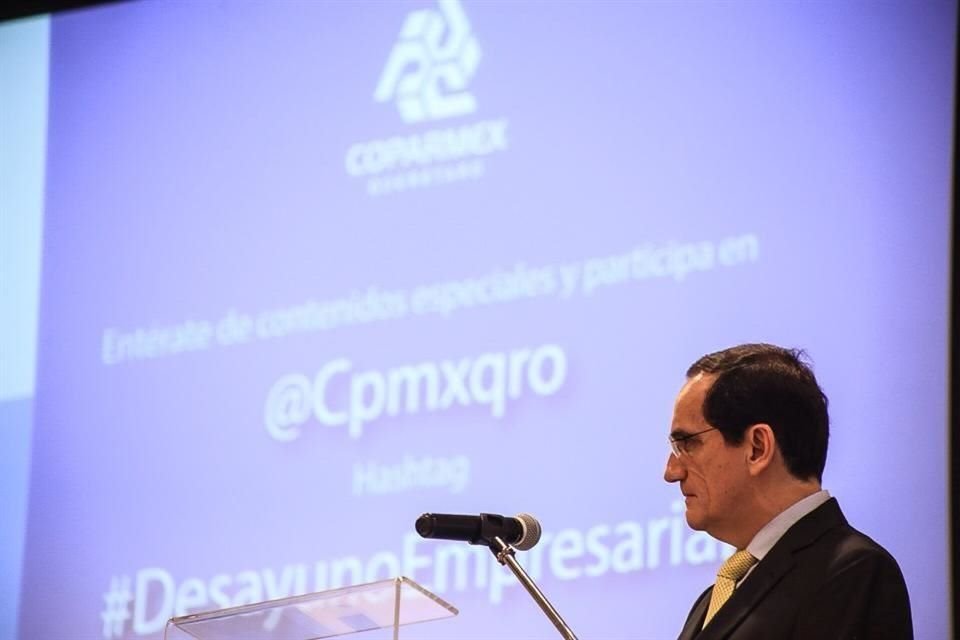 El subgobernador del Banco de México, Javier Guzmán Calafell.