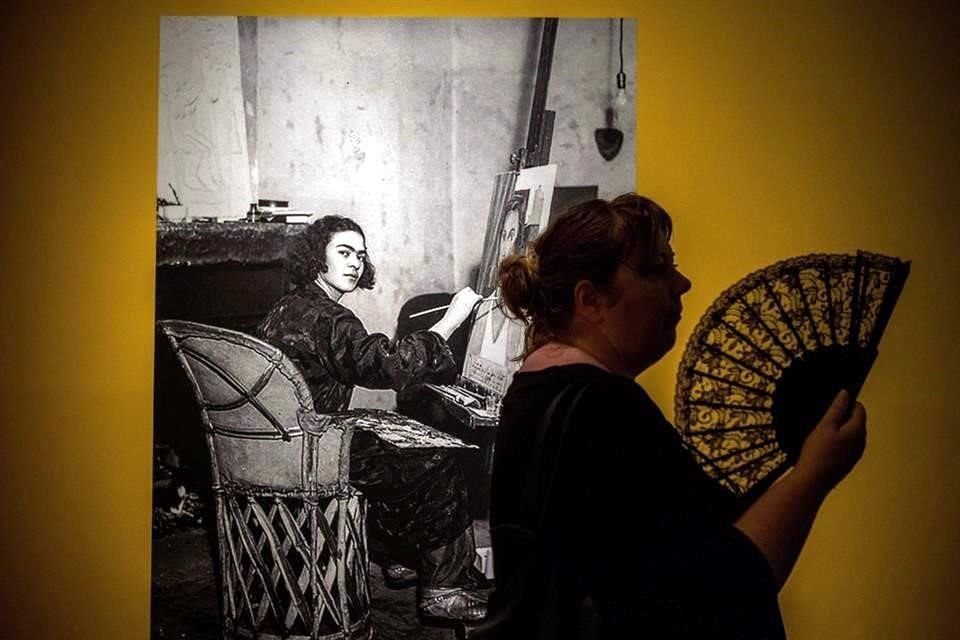 La muestra se estructura bajo los ejes 'La maduración artística', 'La poética del dolor', 'Frida y México', 'Viva la vida' y 'Frida y Diego', además del apartado de la 'Fridamanía'.