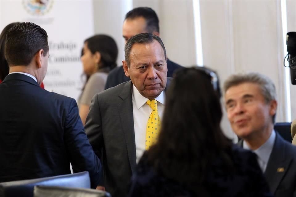 'El PRD está más vivo que nunca', sostuvo el perredista Jesús Zambrano.