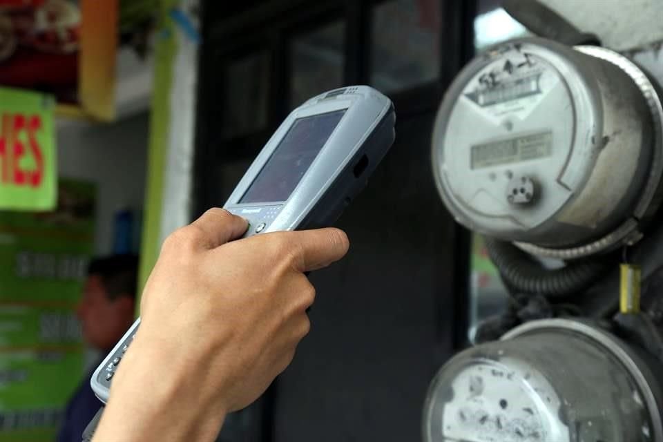 CFE otorgó un contrato a IUSA para surtir entre 2.145 y 4.290 millones de medidores por un importe de mil 68 millones 720 mil 542.30 pesos.