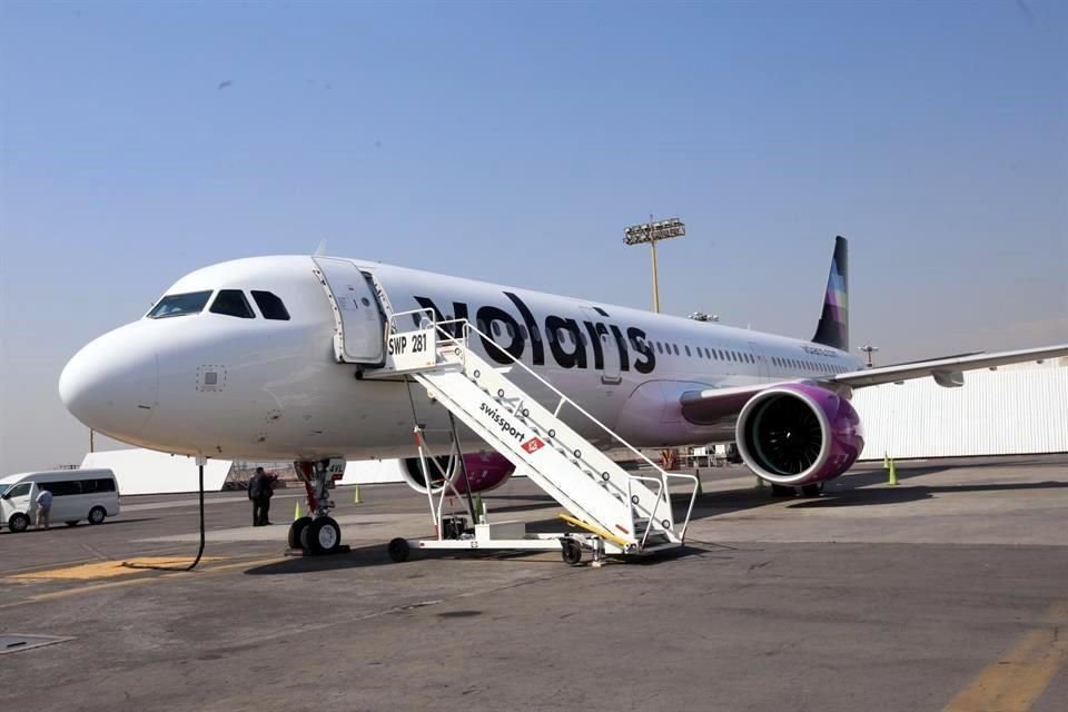 Volaris dijo que en cada ciudad entregó 70 cajas de jabón en pastilla de 7 kilogramos cada una y una caja de cubrebocas con un peso aproximado de 20 kilogramos. 