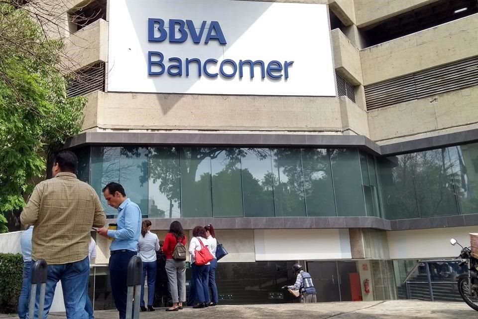 Fitch Ratings y Moody's asignaron la nota AAA a ambas emisiones por considerar un mínimo riesgo de impago .