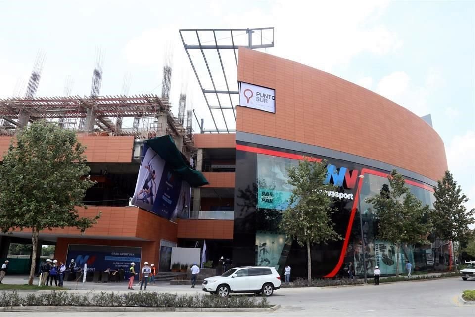 Innovasport es la primera tienda en abrir en Plaza Punto Sur.