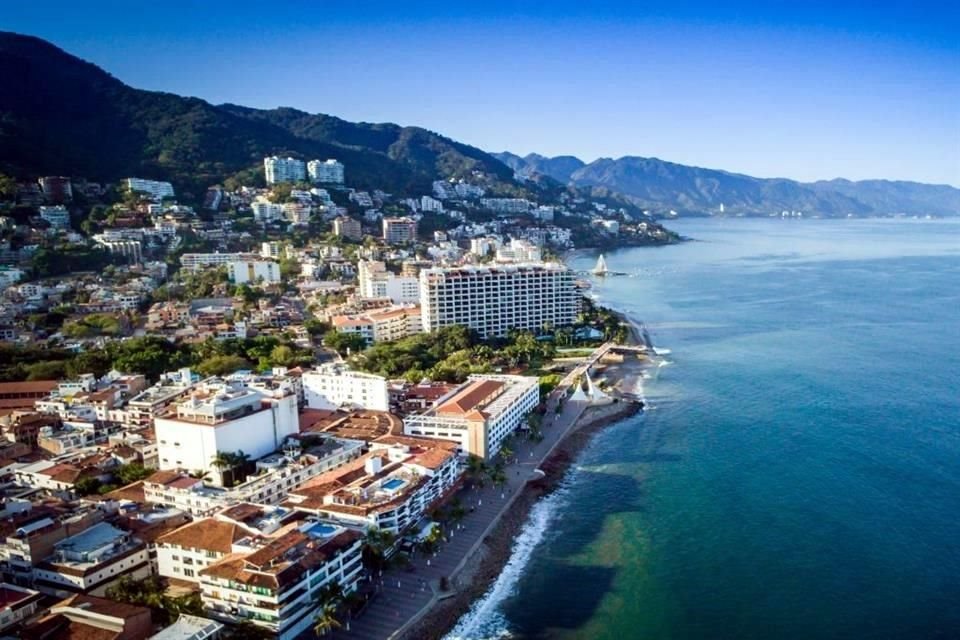 Puerto Vallarta registra una ocupación promedio de 16 por cuento debido a la pandemia del coronavirus.