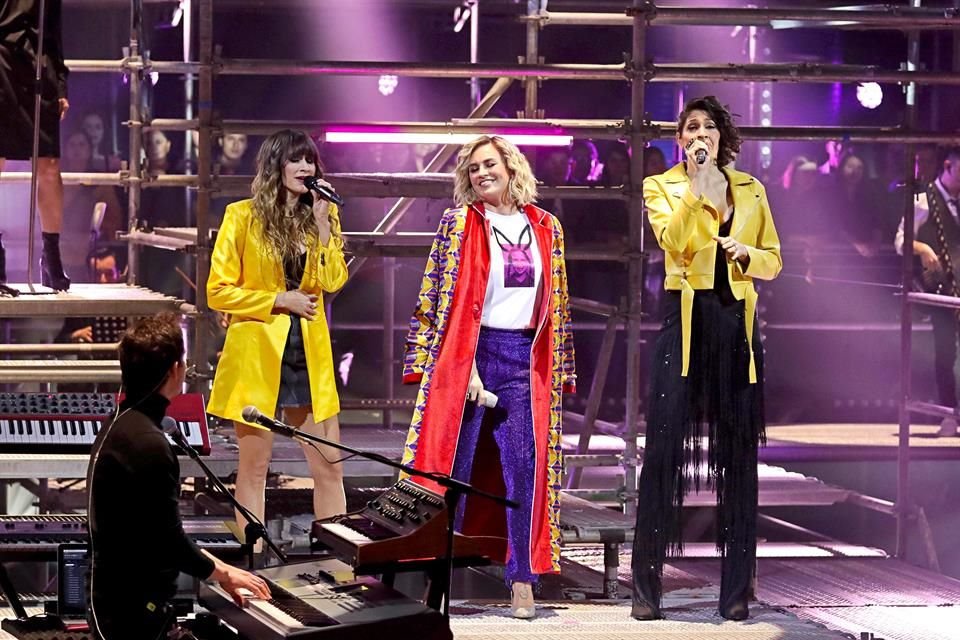 Las chicas de Ha*Ash estuvieron presentes como invitadas.