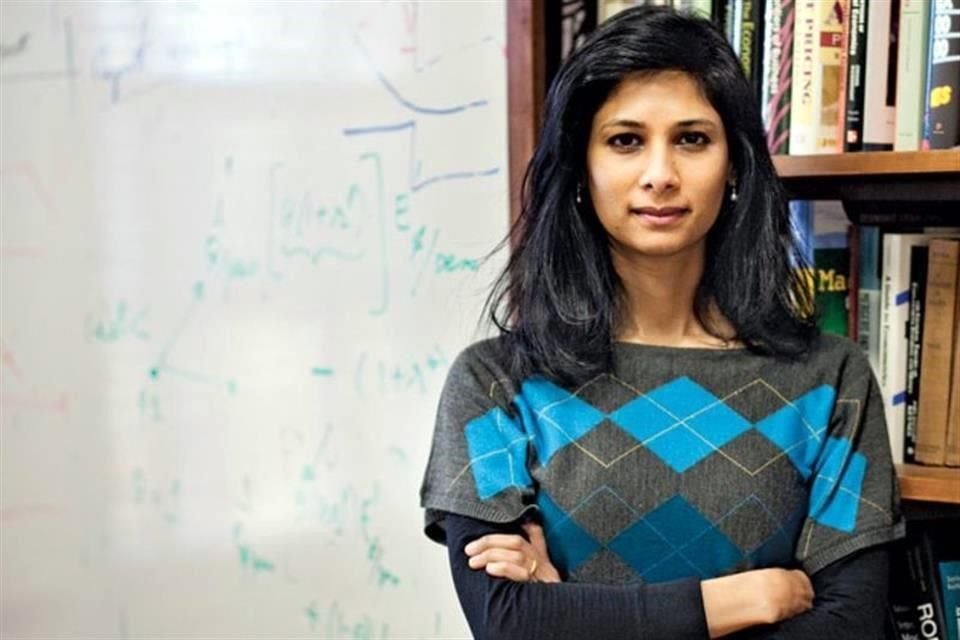 Gita Gopinath, economista jefe del FMI, remarcó que 'los países deberían abstenerse de usar aranceles para encarar los desequilibrios comerciales bilaterales, ya que son costosos para el comercio, la inversión y el crecimiento global'.