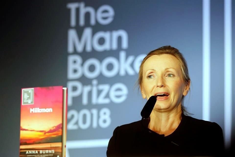 La escritora Anna Burns es la ganadora del Premio Man Booker Prize 2018.