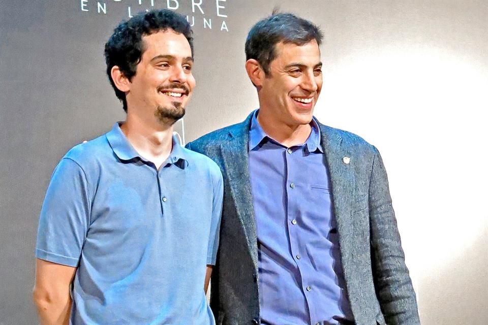 Damien Chazelle (izq.) y el guionista Josh Singer acudieron al Festival de Cine de Morelia.